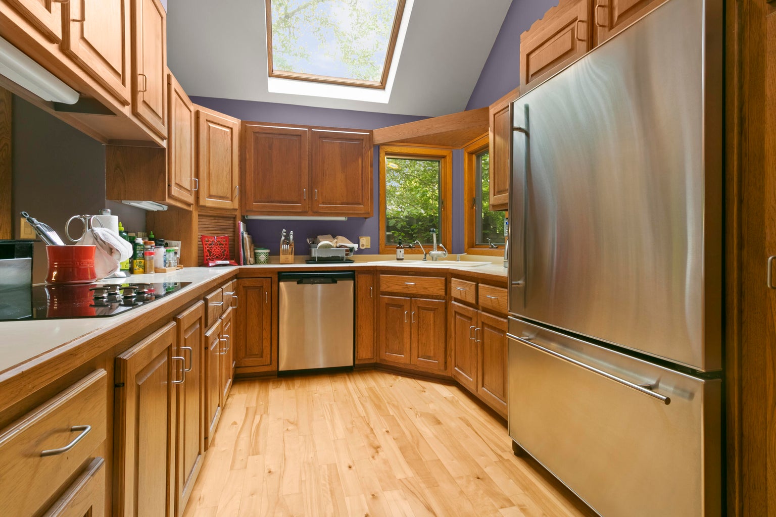 20260812183756215961000000-o kitchen view