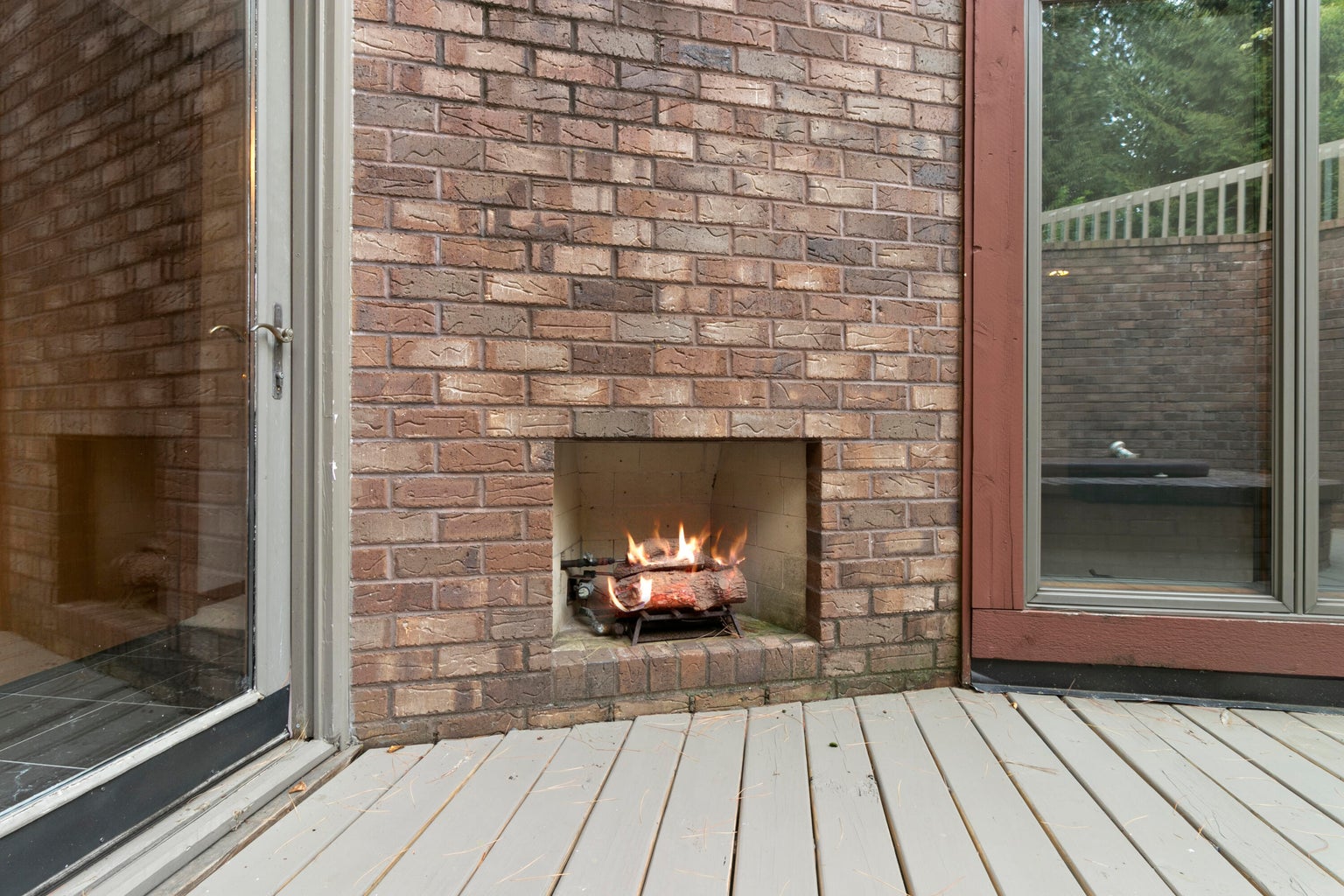 20260812184300082562000000-o closeup of fireplace