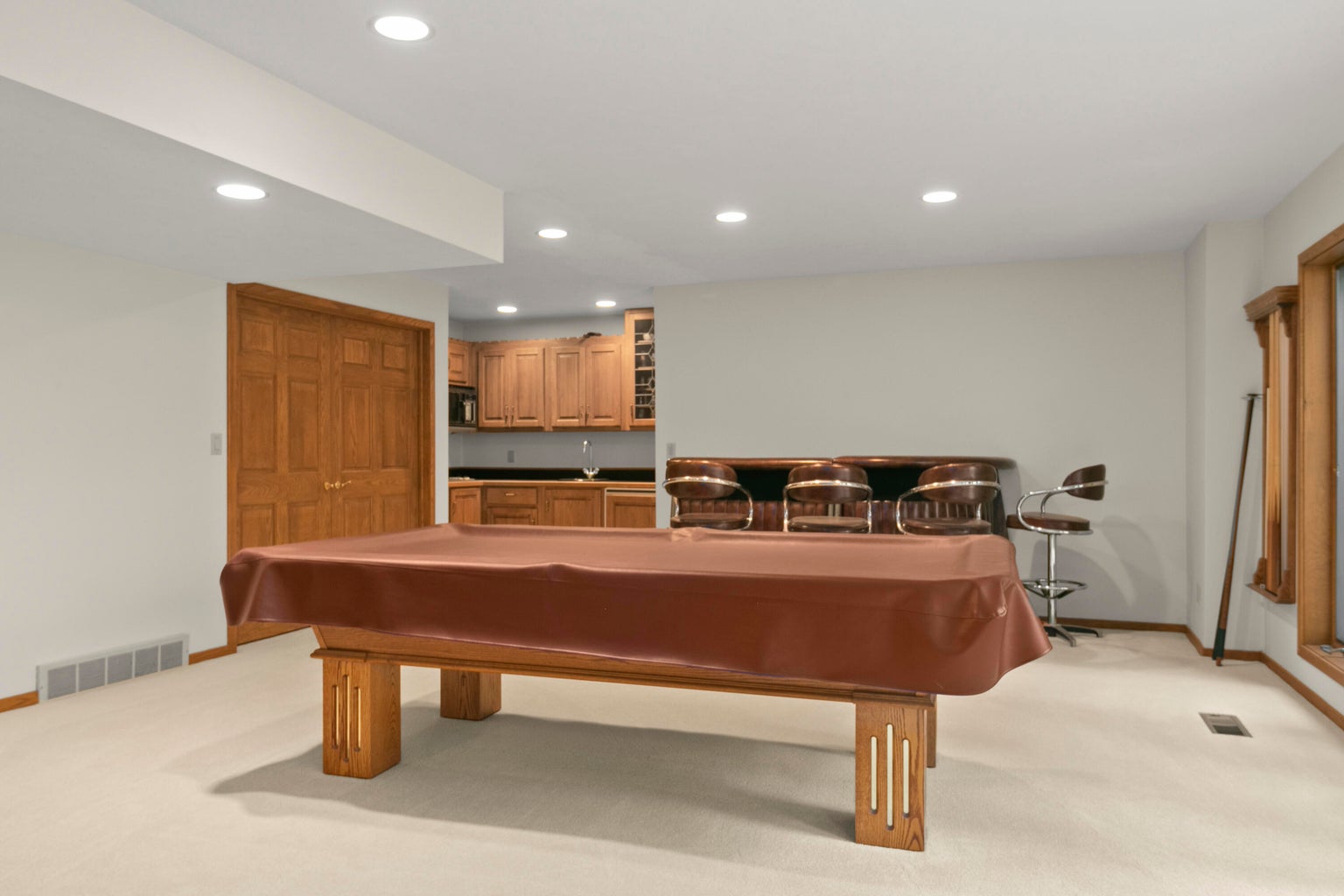 20260812184338879706000000-o pool table